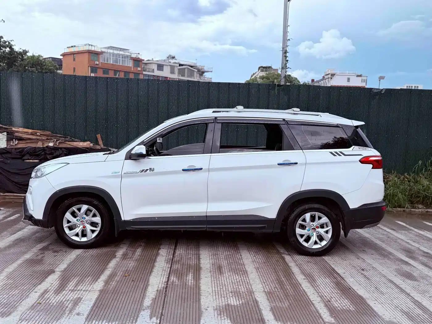 Wuling Hongguang S3 2018 1.5T Manual Deluxe Edition (National V Emission Standard) — миниатюра 10