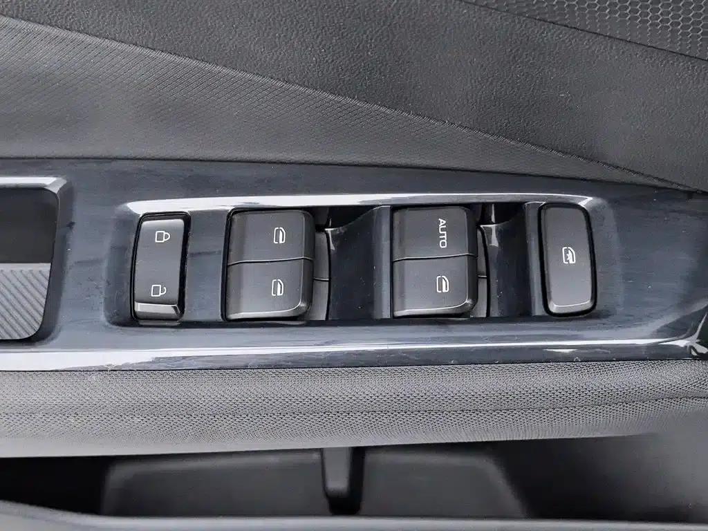 Wuling Xingchi 2022 1.5L Manual Freestyle — миниатюра 9