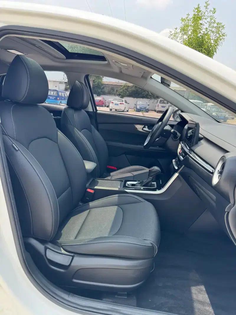 Kia K3 2021 Facelift 1.5L CVT Fashion Edition — миниатюра 19