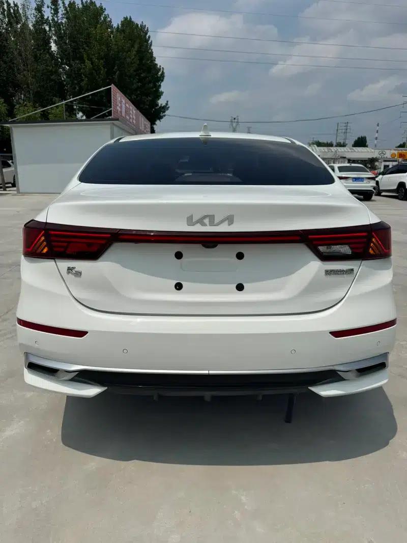 Kia K3 2021 Facelift 1.5L CVT Fashion Edition — миниатюра 6