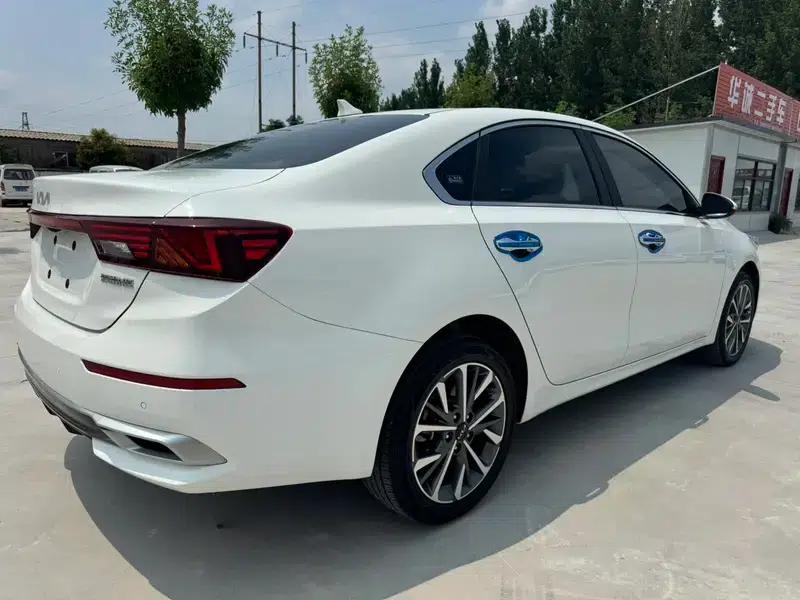 Kia K3 2021 Facelift 1.5L CVT Fashion Edition — миниатюра 7