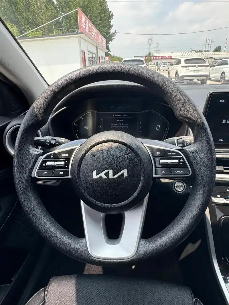 Kia K3 2021 Facelift 1.5L CVT Fashion Edition — миниатюра 10
