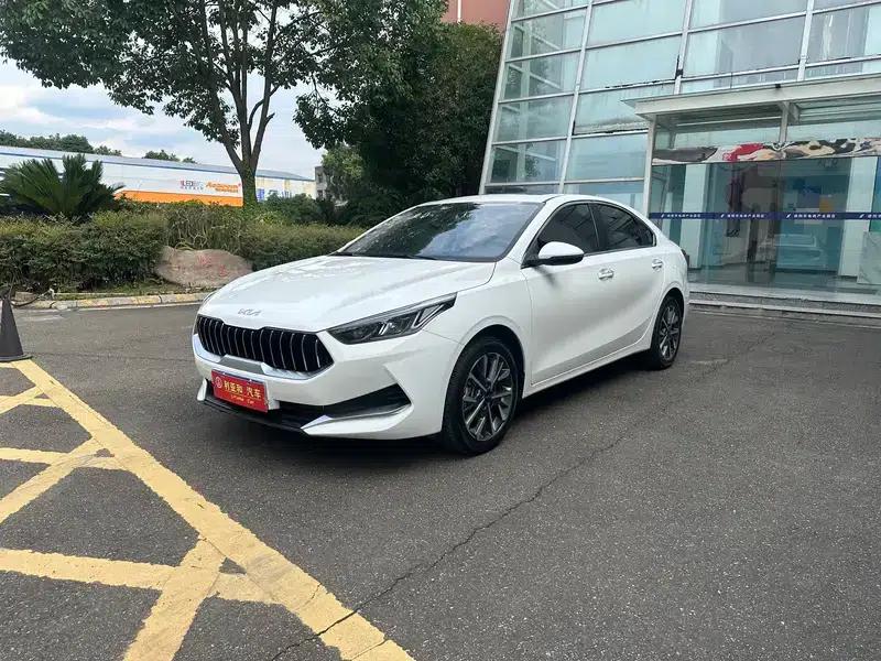Kia K3 2021 1.5L IVT Luxury Edition — миниатюра 1