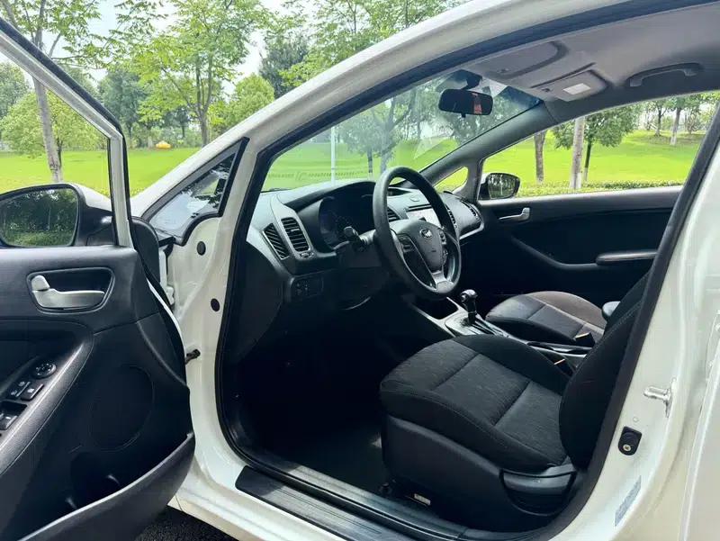 Kia K3 2013 1.6L Automatic GL — миниатюра 13