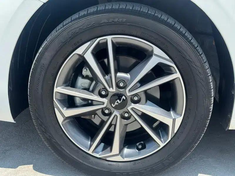 Kia K3 2023 1.4T DCT Luxury Edition — миниатюра 15