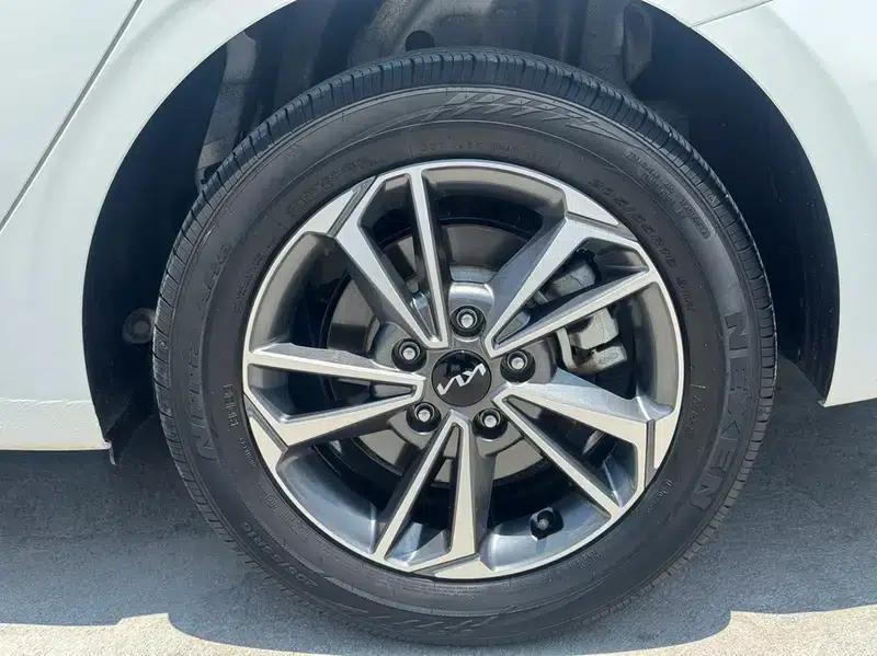 Kia K3 2023 1.4T DCT Luxury Edition — миниатюра 7