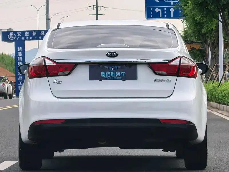 Kia K3 2016 1.6L Manual GL — миниатюра 5