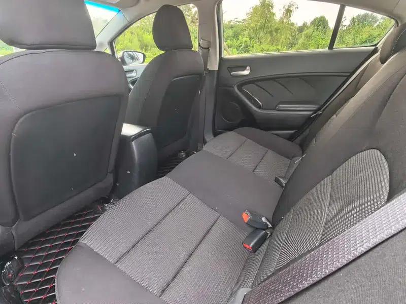 Kia K3 2016 1.6L Manual GL — миниатюра 9