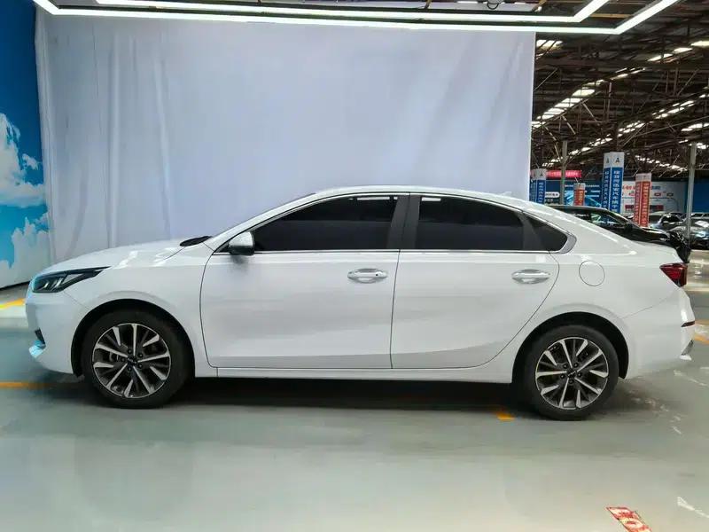 Kia K3 2021 1.5L IVT Fashion Edition — миниатюра 4