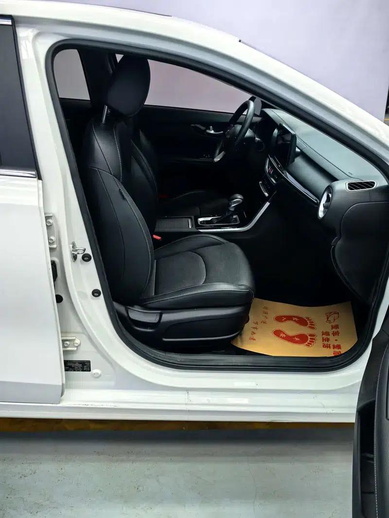 Kia K3 2021 1.5L IVT Fashion Edition — миниатюра 24
