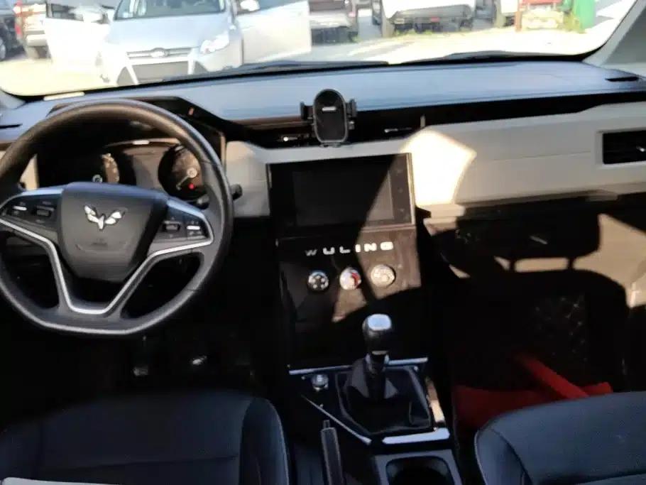 Wuling Hongguang PLUS 2020 1.5L Manual Comfort 7-Seater — миниатюра 12