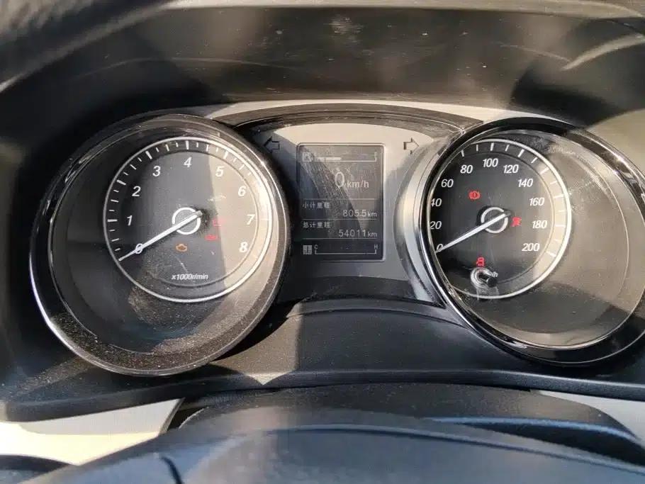 Wuling Hongguang PLUS 2020 1.5L Manual Comfort 7-Seater — миниатюра 14