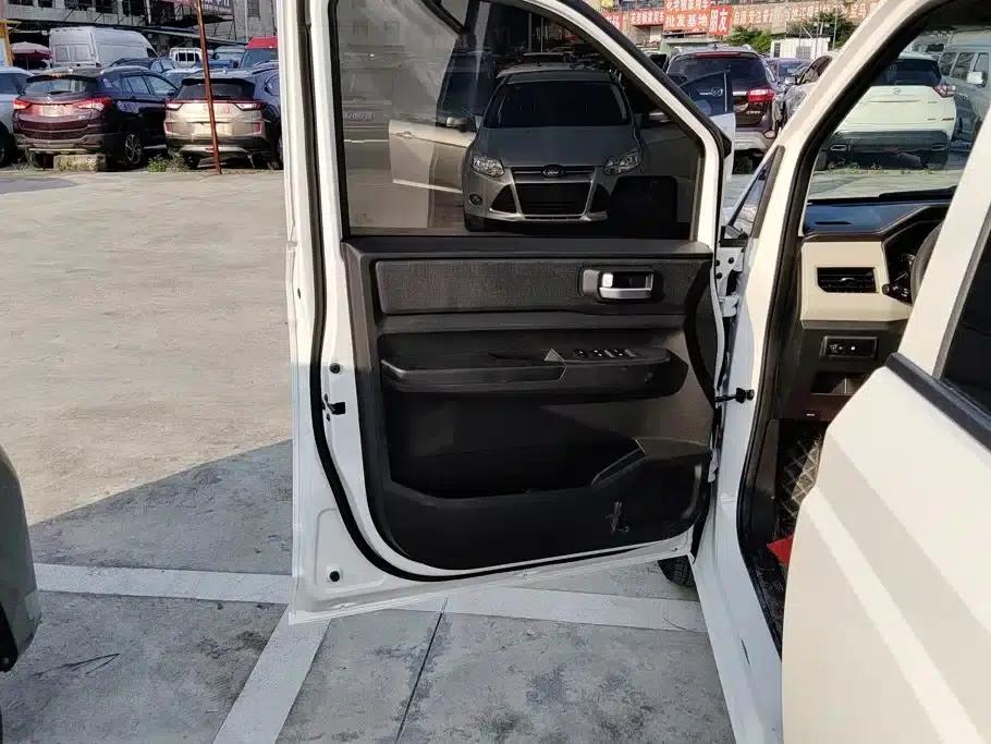Wuling Hongguang PLUS 2020 1.5L Manual Comfort 7-Seater — миниатюра 7