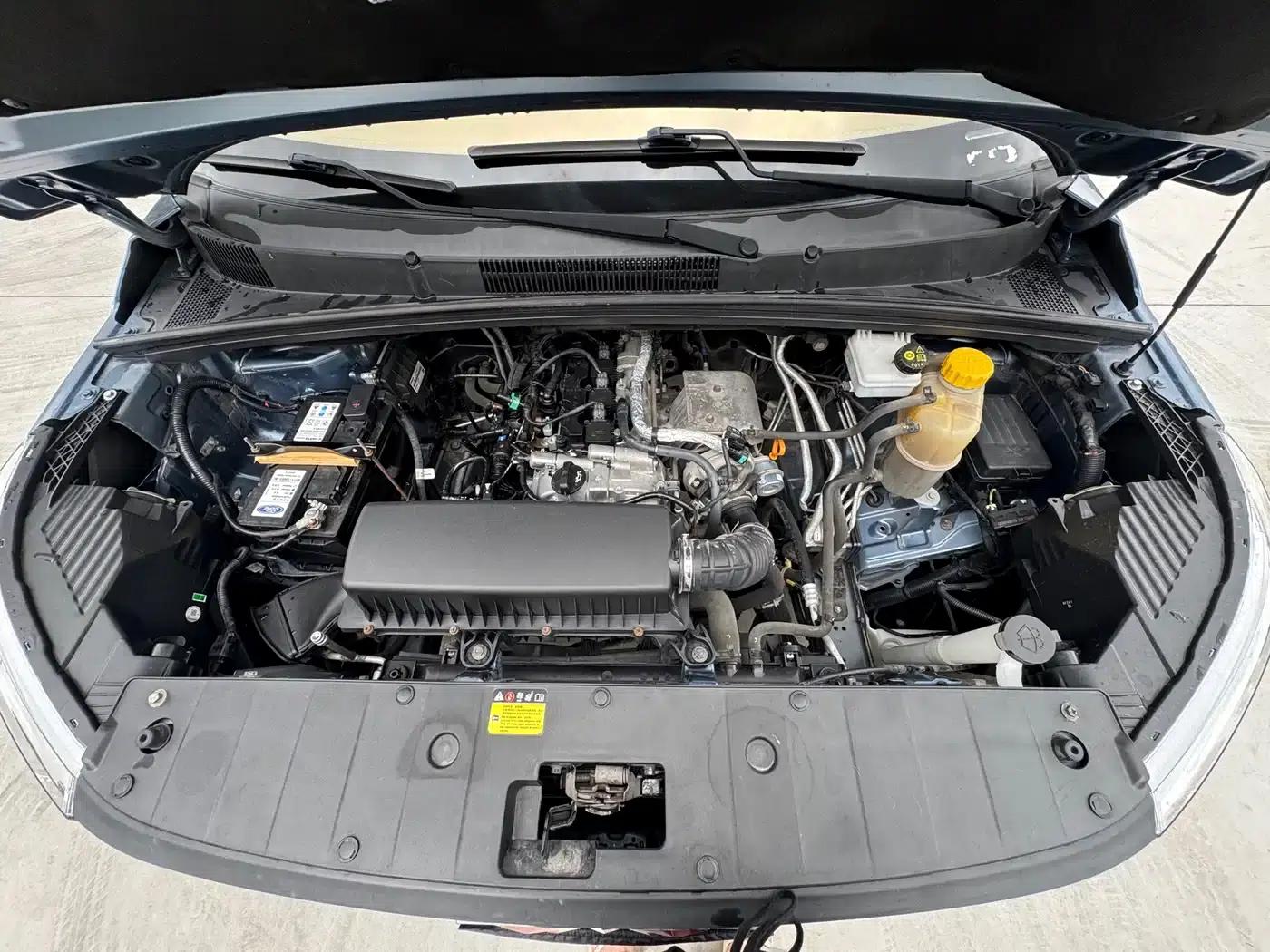 Wuling Hongguang PLUS 2019 1.5T Manual Standard 5-Seater — миниатюра 11