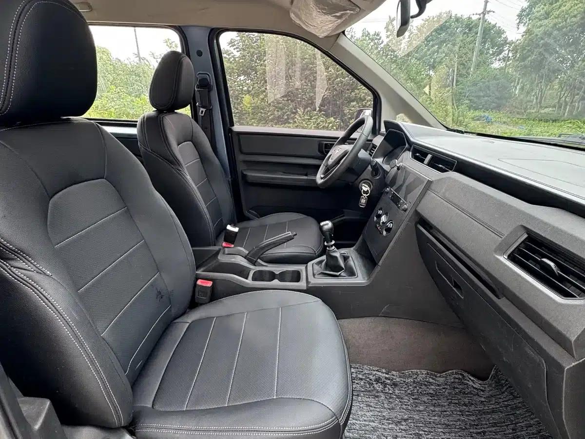 Wuling Hongguang PLUS 2019 1.5T Manual Standard 5-Seater — миниатюра 7