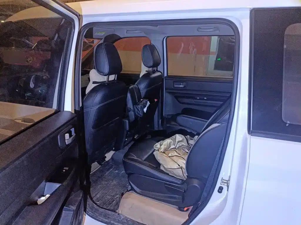 Wuling Hongguang PLUS 2019 1.5T Manual Deluxe 7-Seater — миниатюра 15