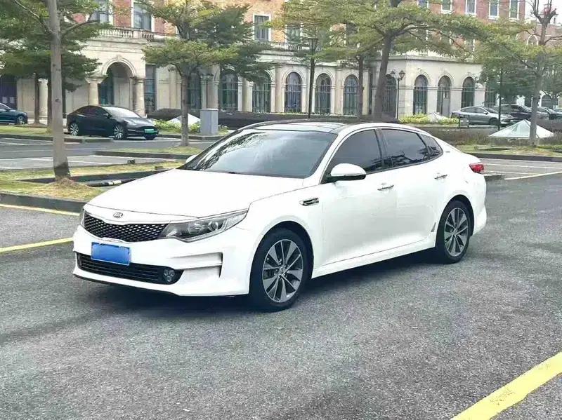 Kia K5 2017 2.0L Automatic 15th Anniversary Special Edition LUX — миниатюра 1