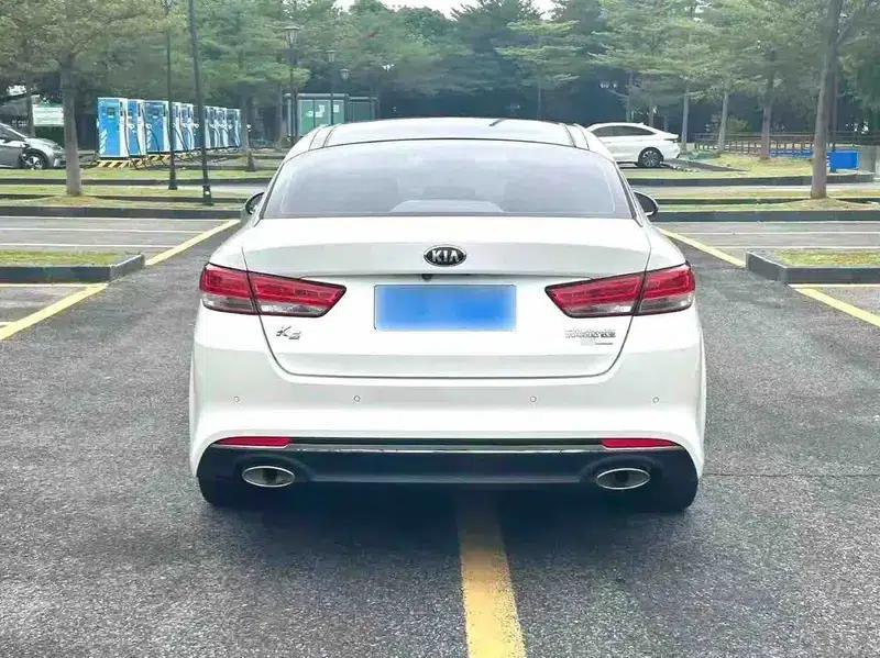 Kia K5 2017 2.0L Automatic 15th Anniversary Special Edition LUX — миниатюра 5