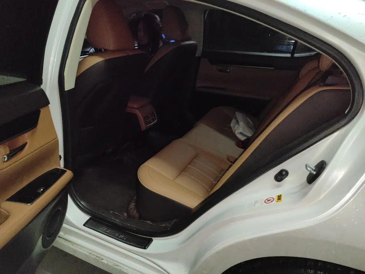 Lexus ES 2015 300h Comfort Edition — миниатюра 17
