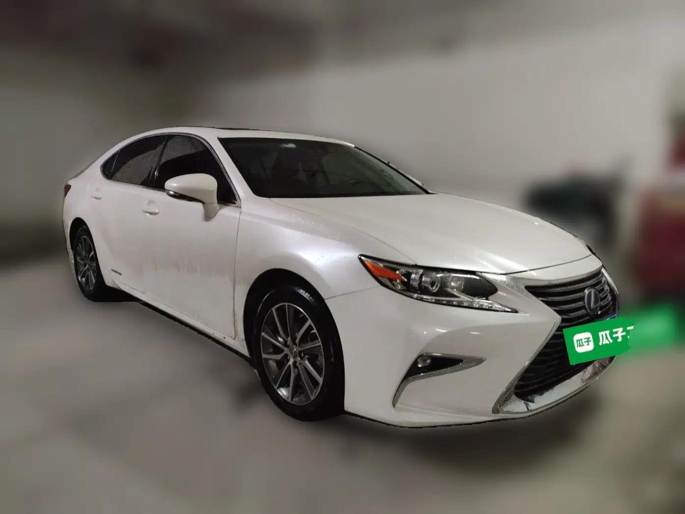 Lexus ES 2015 300h Comfort Edition — миниатюра 3