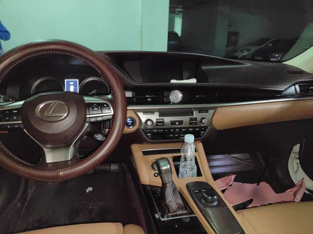 Lexus ES 2015 300h Comfort Edition — миниатюра 9