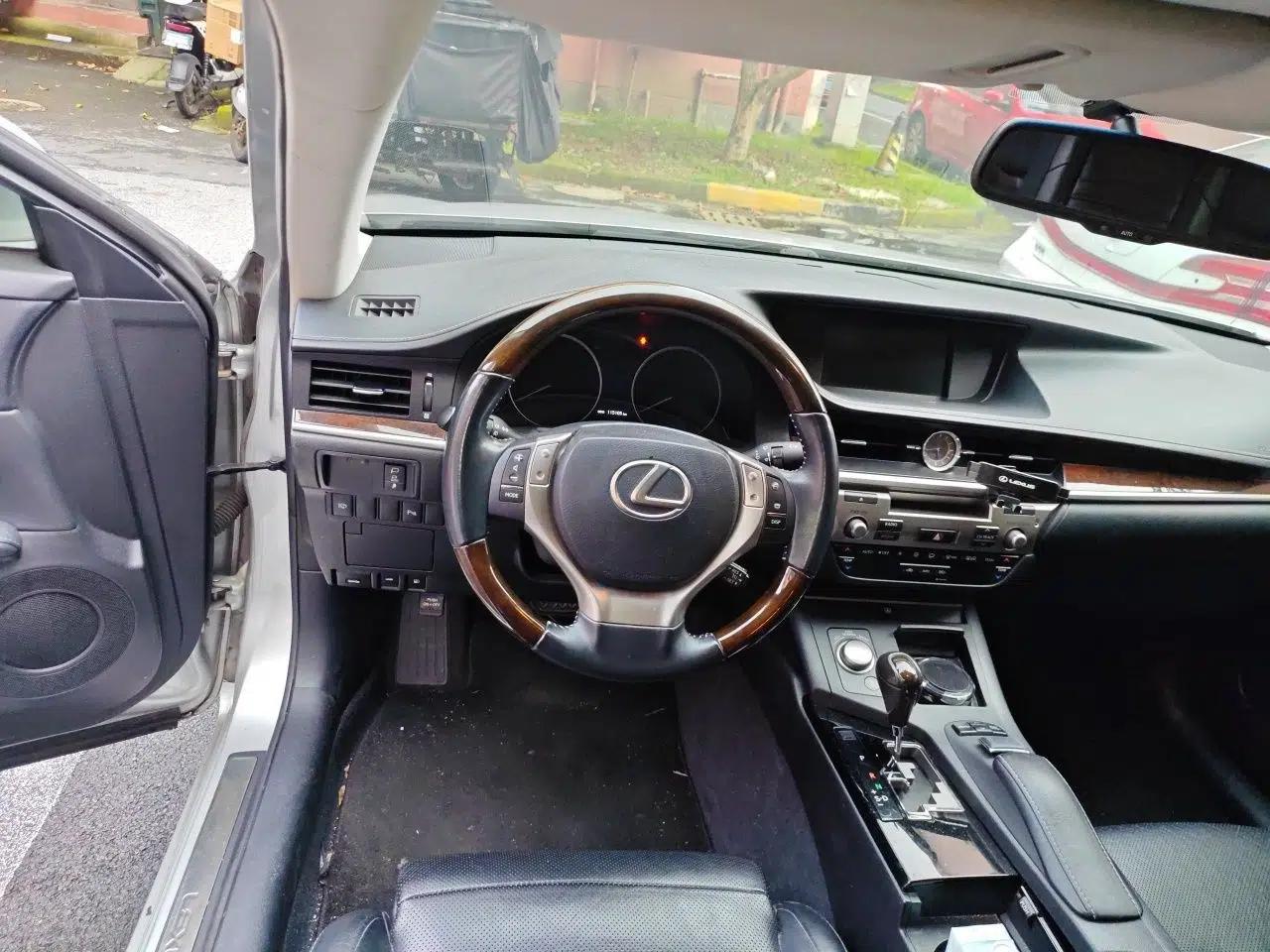 Lexus ES 2013 250 Elegant Edition — миниатюра 10