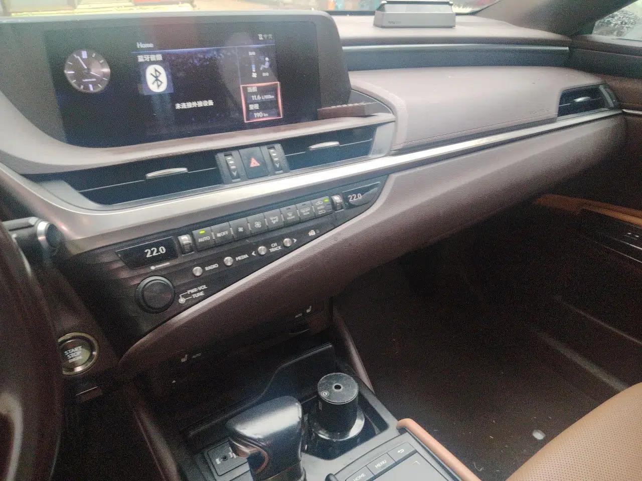 Lexus ES 2018 200 Excellence Edition China V Standard — миниатюра 13