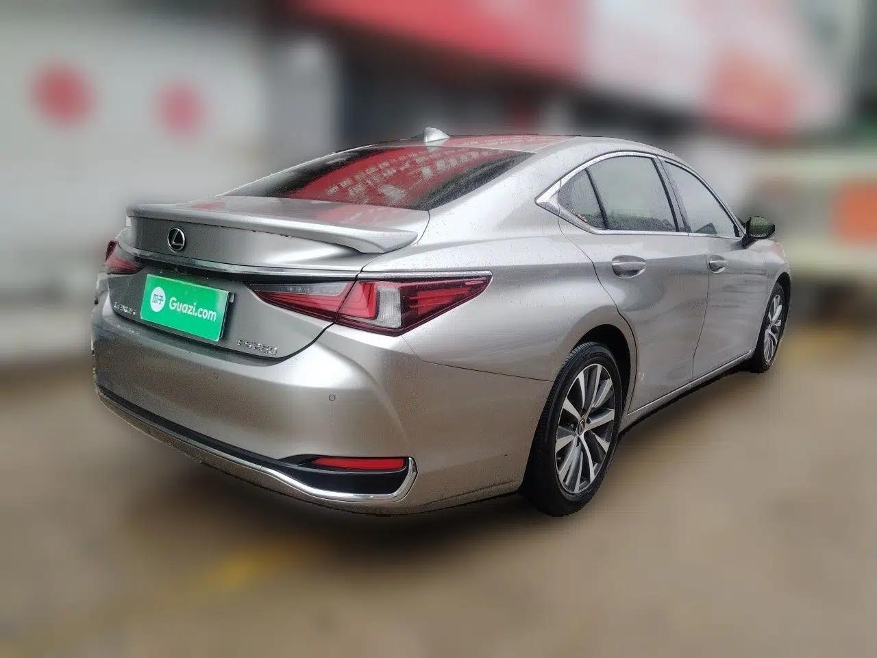 Lexus ES 2018 200 Excellence Edition China V Standard — миниатюра 6