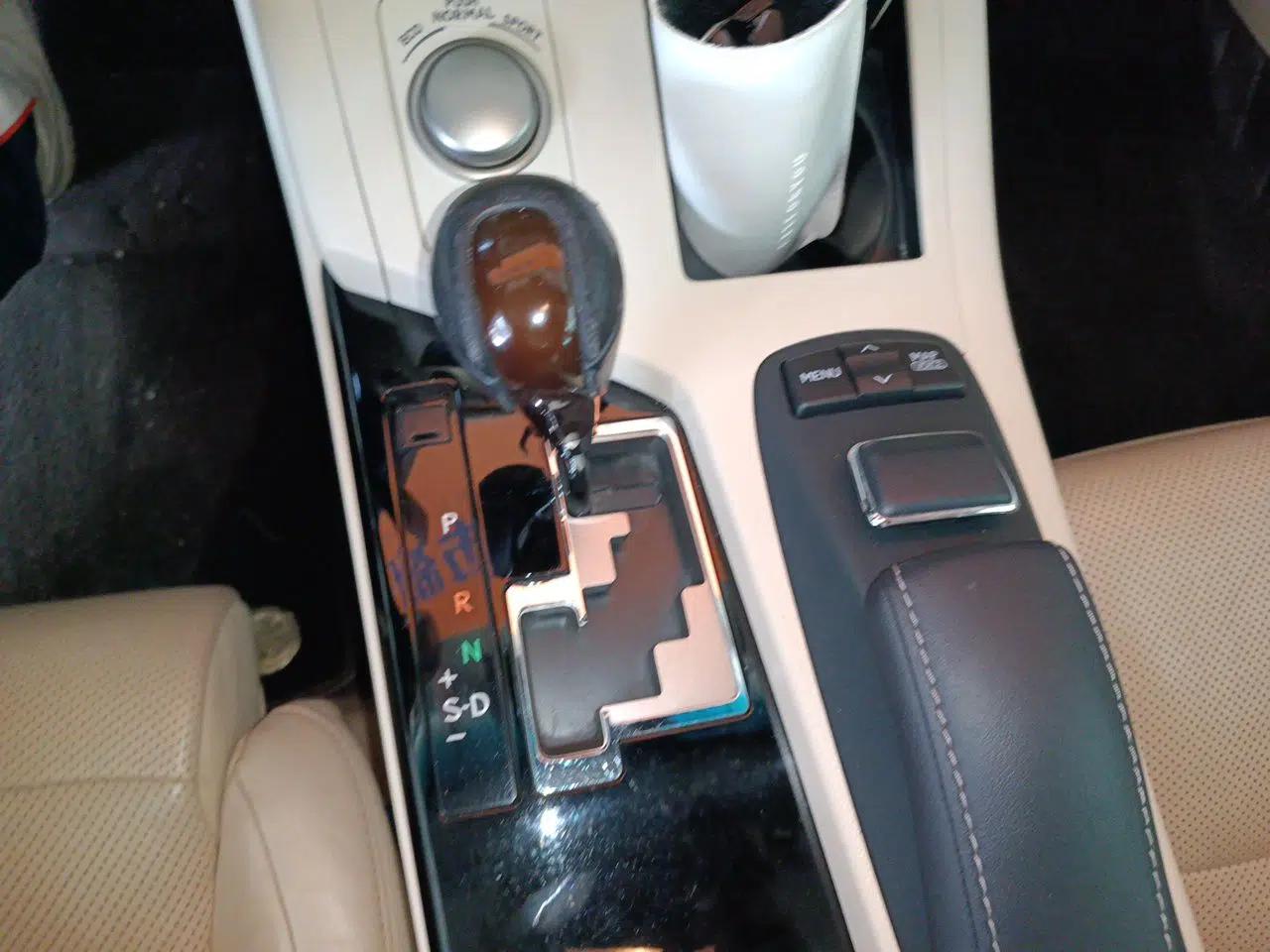 Lexus ES 2013 250 Elegant Edition — миниатюра 14