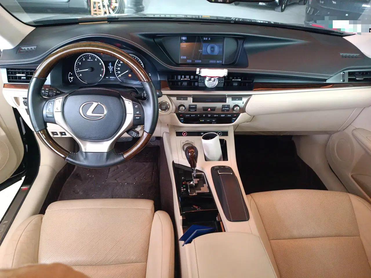 Lexus ES 2013 250 Elegant Edition — миниатюра 9