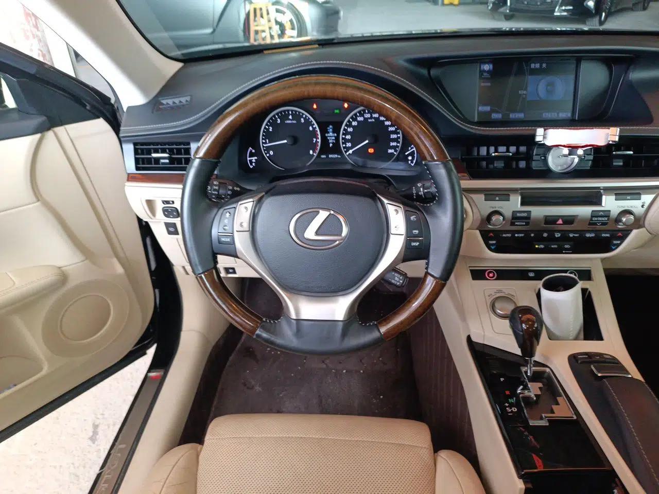 Lexus ES 2013 250 Elegant Edition — миниатюра 10