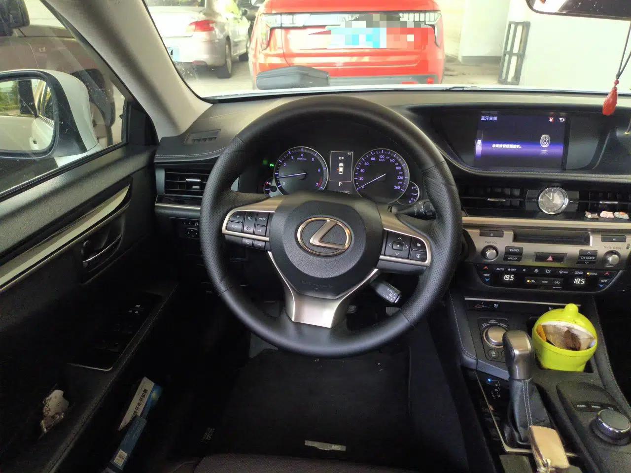 Lexus ES 2017 200 30th Anniversary Edition — миниатюра 10