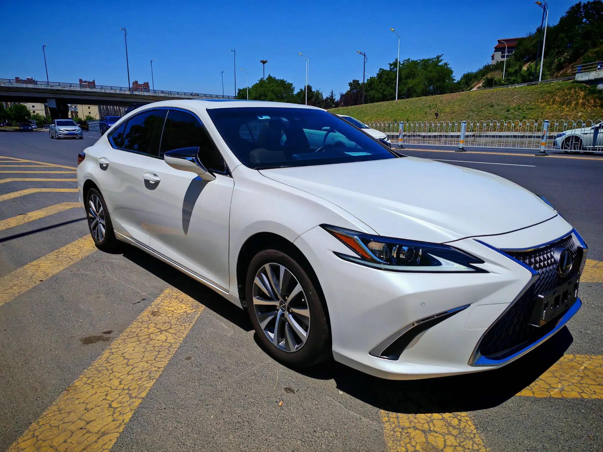 Lexus ES 2018 200 Excellence Edition China VI Standard — миниатюра 3