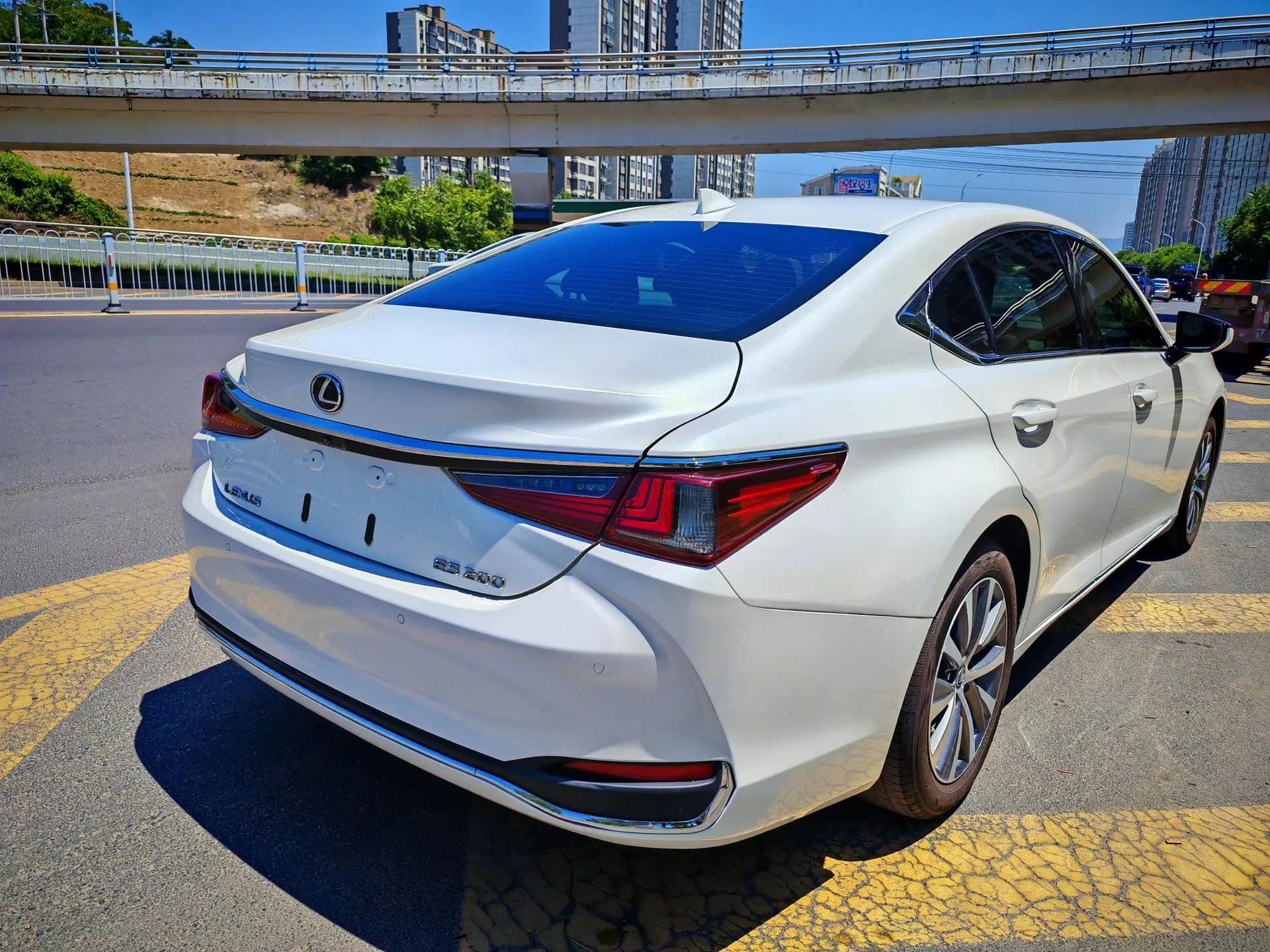 Lexus ES 2018 200 Excellence Edition China VI Standard — миниатюра 4