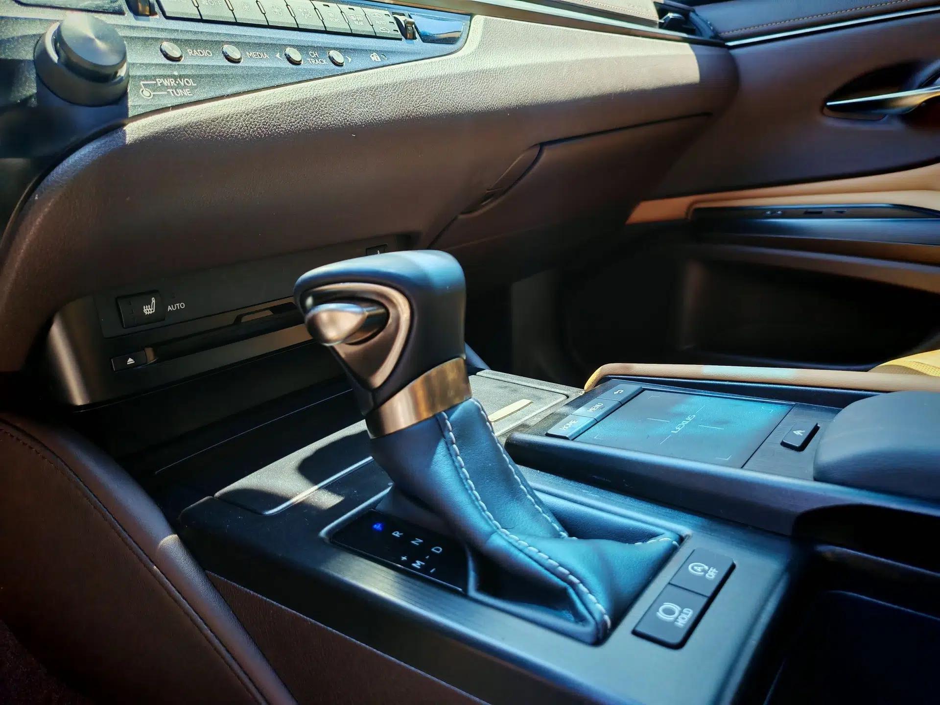 Lexus ES 2018 200 Excellence Edition China VI Standard — миниатюра 9