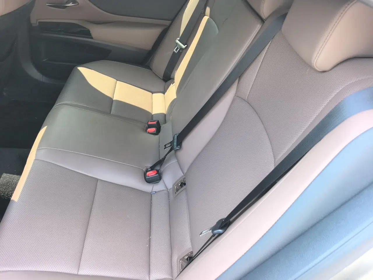 Lexus ES 2023 200 Excellence Edition — миниатюра 17