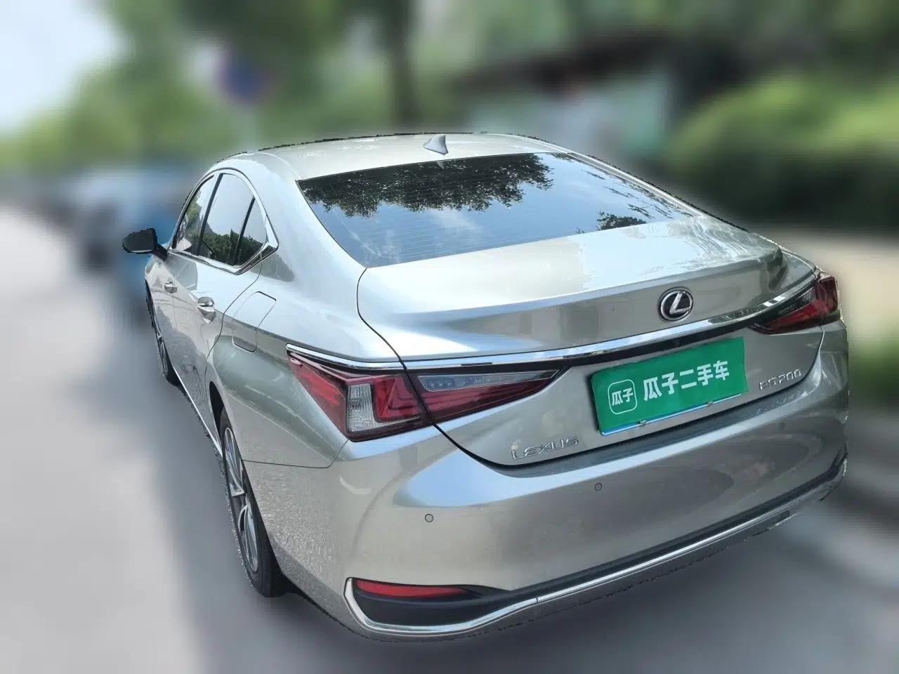Lexus ES 2023 200 Excellence Edition — миниатюра 4