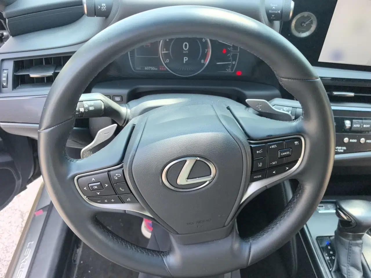 Lexus ES 2023 200 Excellence Edition — миниатюра 10
