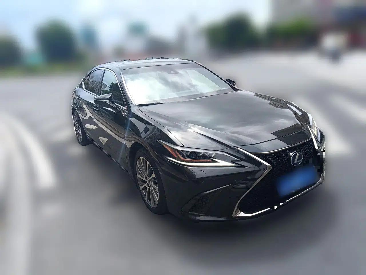Lexus ES 2020 300h Deluxe Edition — миниатюра 3