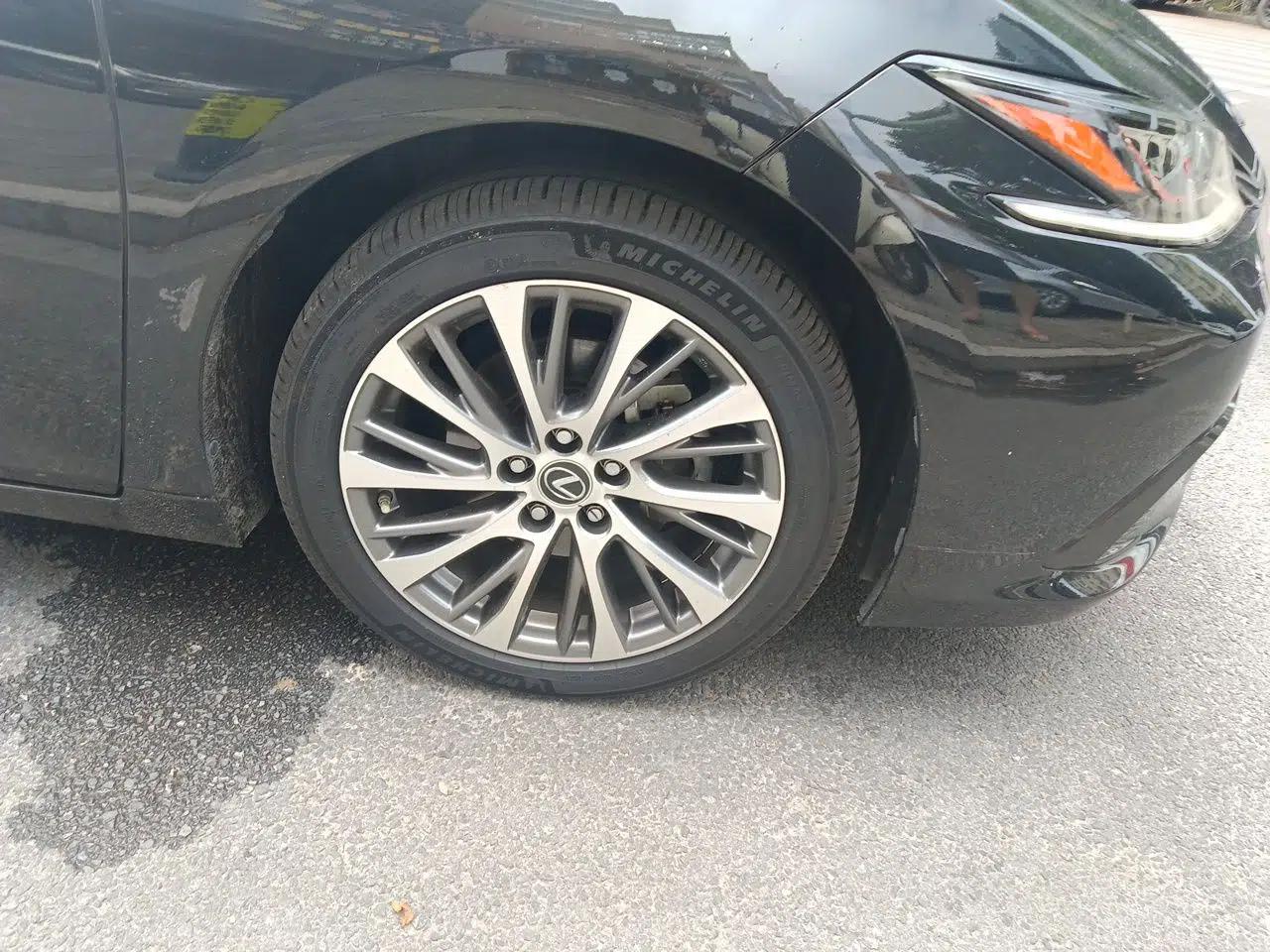 Lexus ES 2020 300h Deluxe Edition — миниатюра 8