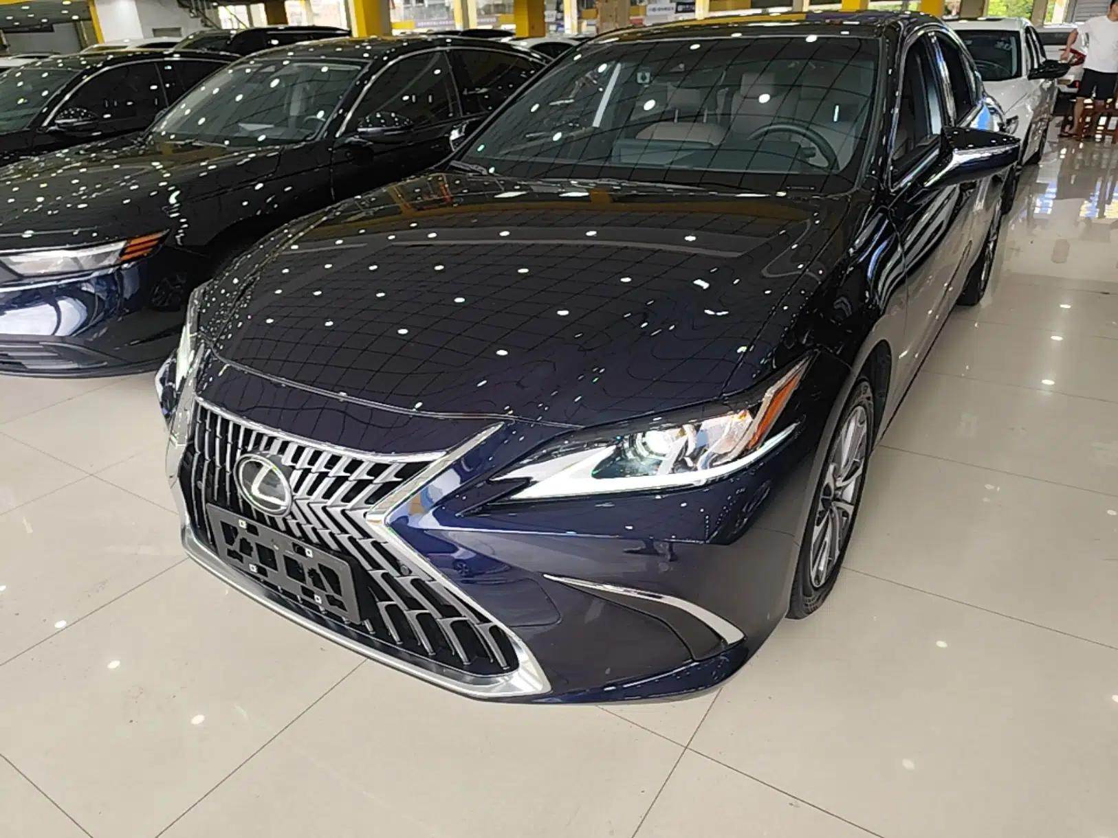 Lexus ES 2024 200 Premium Edition — миниатюра 1