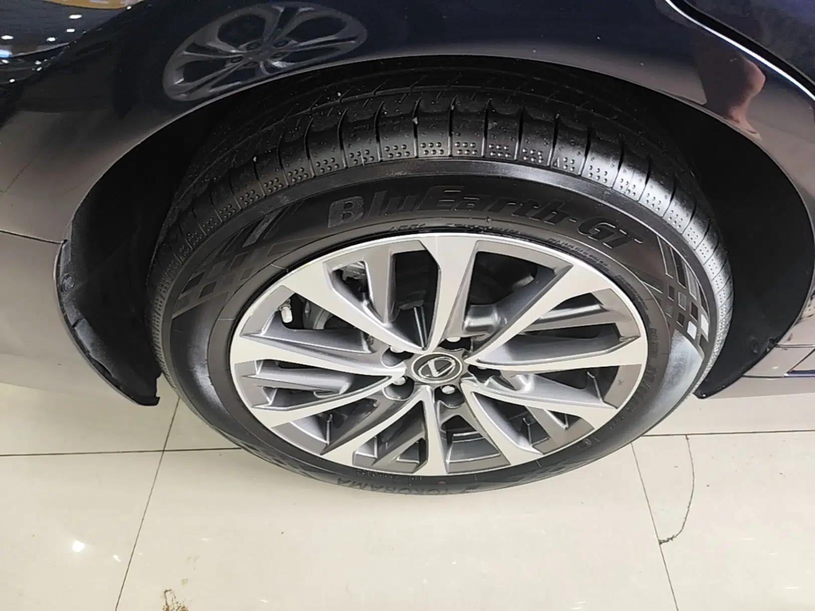 Lexus ES 2024 200 Premium Edition — миниатюра 11