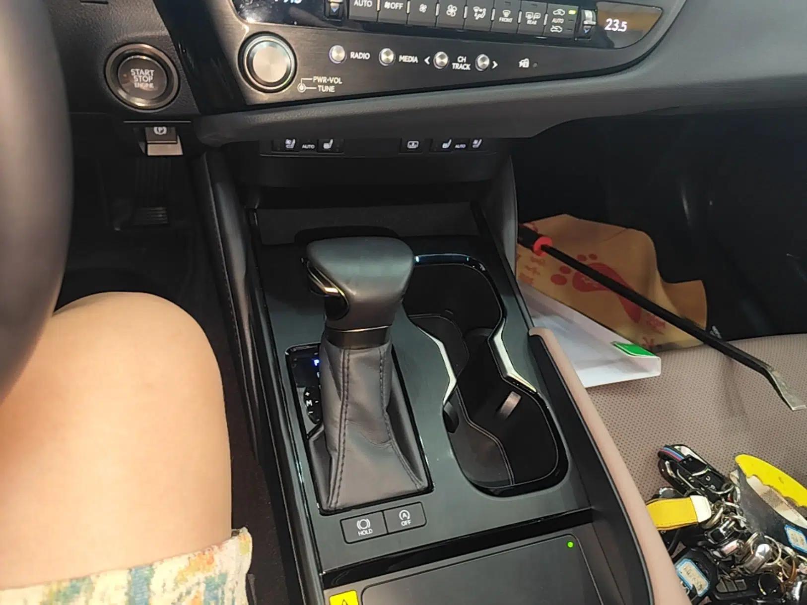 Lexus ES 2024 200 Premium Edition — миниатюра 16