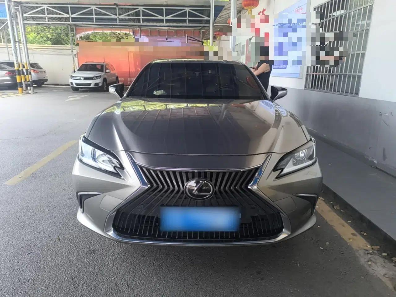 Lexus ES 2018 200 Excellence Edition China V Standard — миниатюра 2