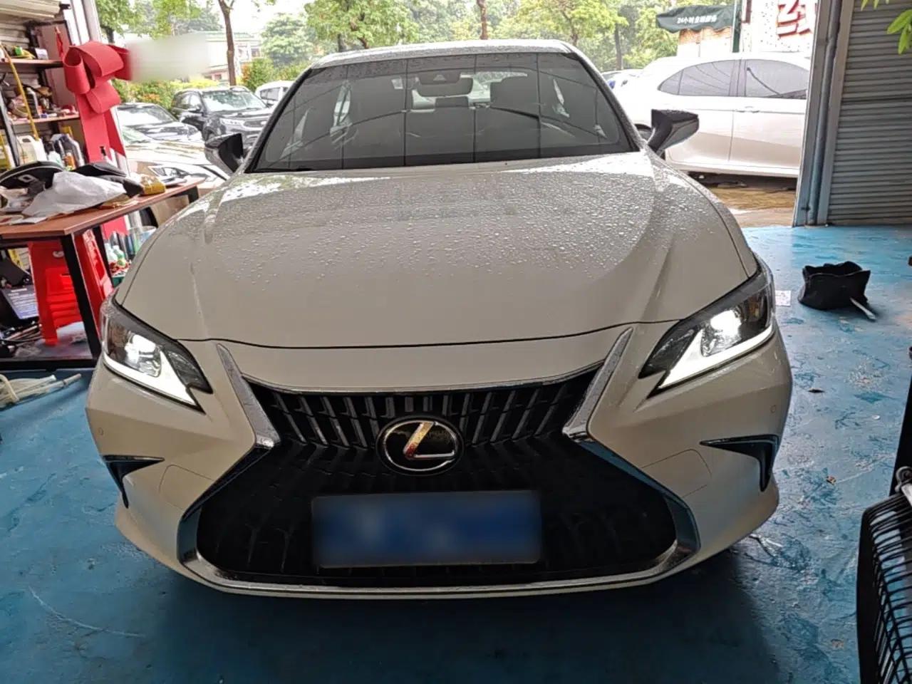 Lexus ES 2023 200 Excellence Edition — миниатюра 2
