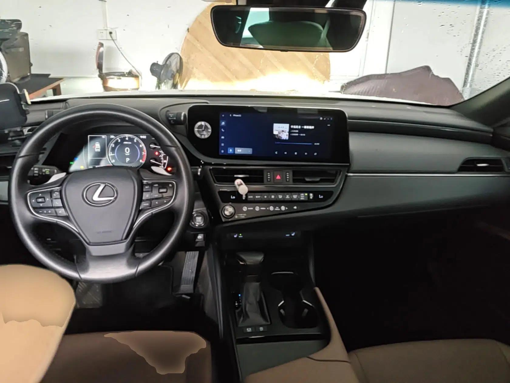 Lexus ES 2023 200 Excellence Edition — миниатюра 12