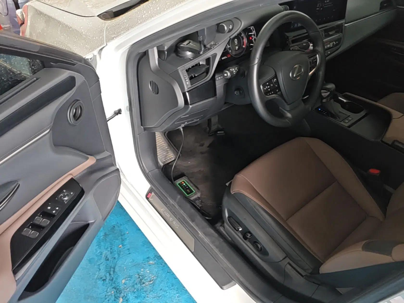 Lexus ES 2023 200 Excellence Edition — миниатюра 18