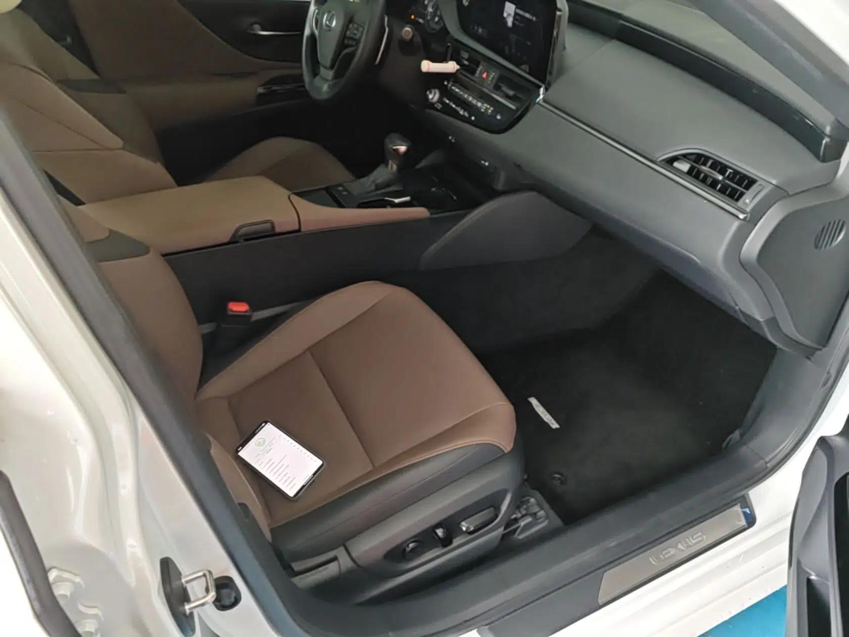 Lexus ES 2023 200 Excellence Edition — миниатюра 19