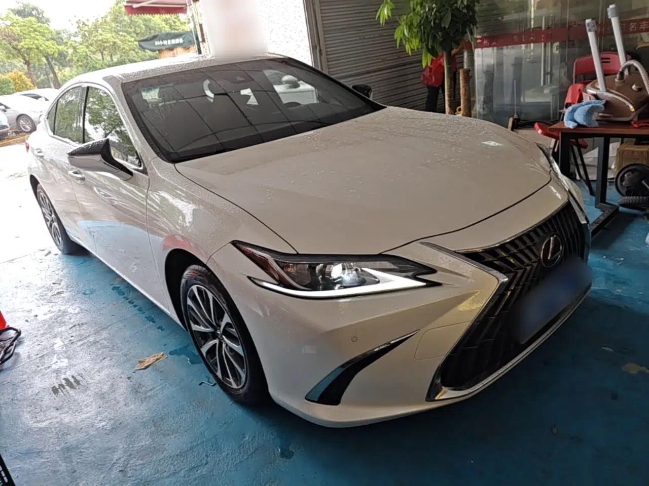 Lexus ES 2023 200 Excellence Edition — миниатюра 3