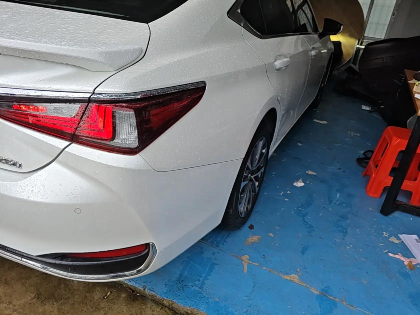 Lexus ES 2023 200 Excellence Edition — миниатюра 9